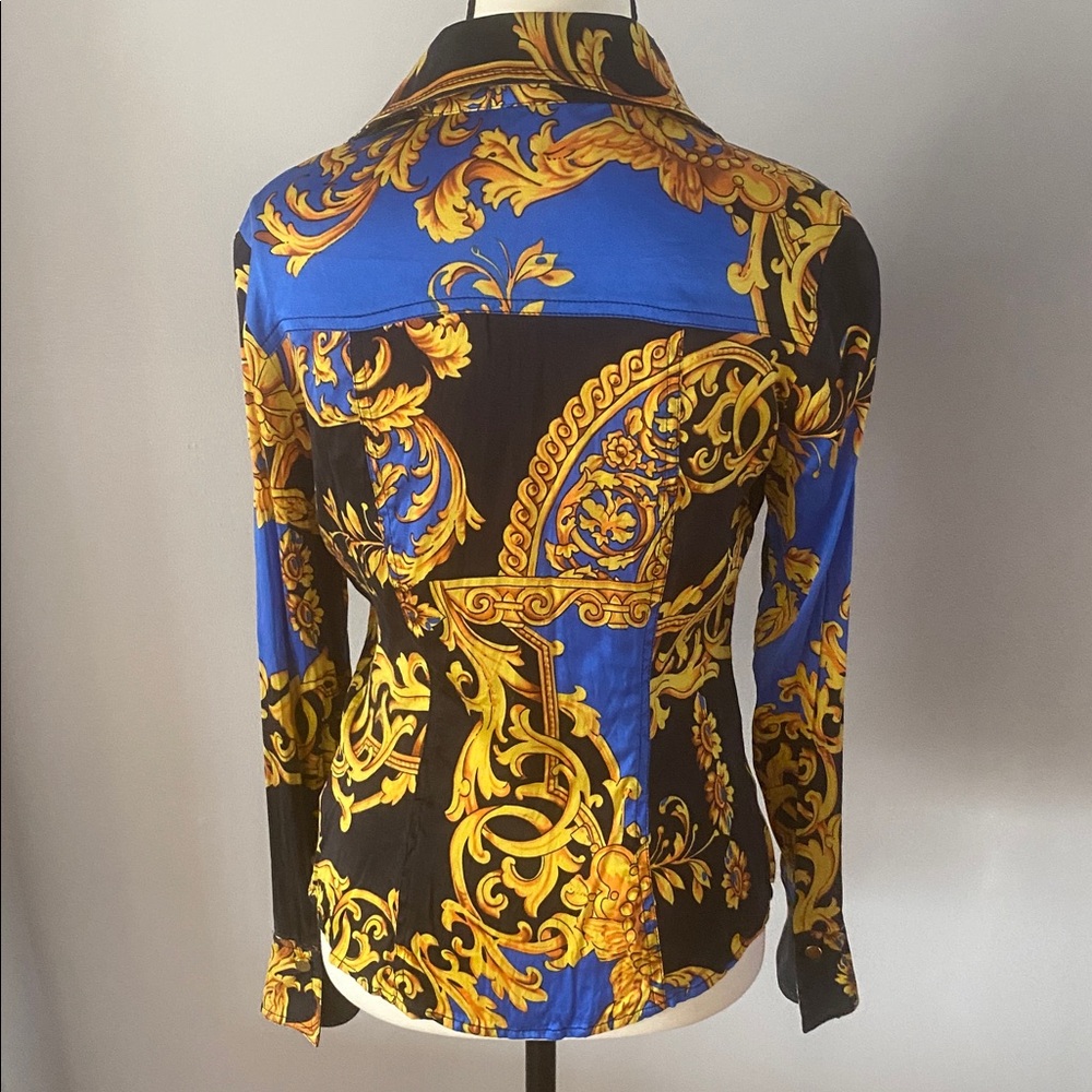 Cache size small silk and spandex long sleeve snap closure top - Picture 7 of 10
